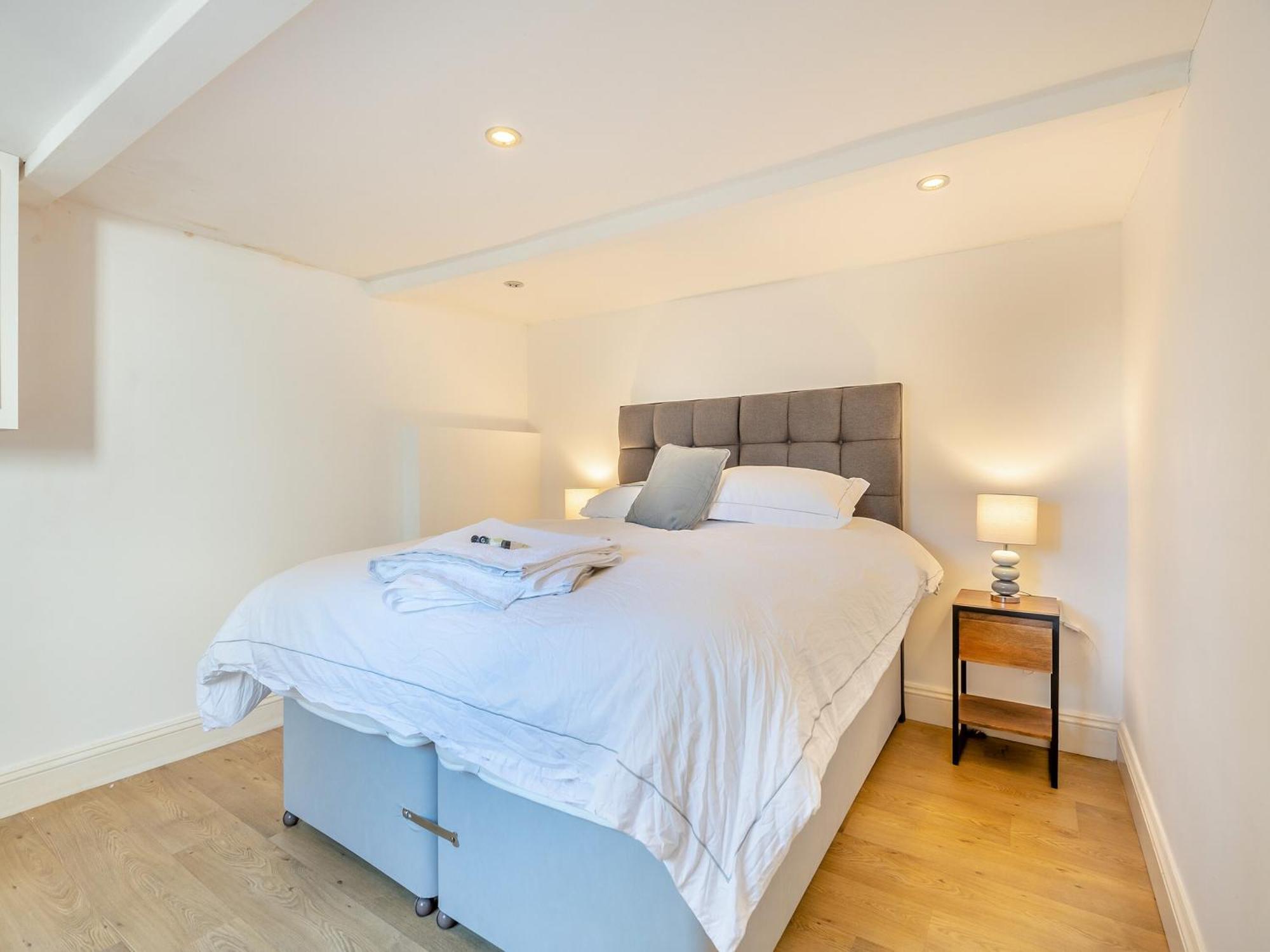 Kings Lea Villa Lymington Eksteriør bilde