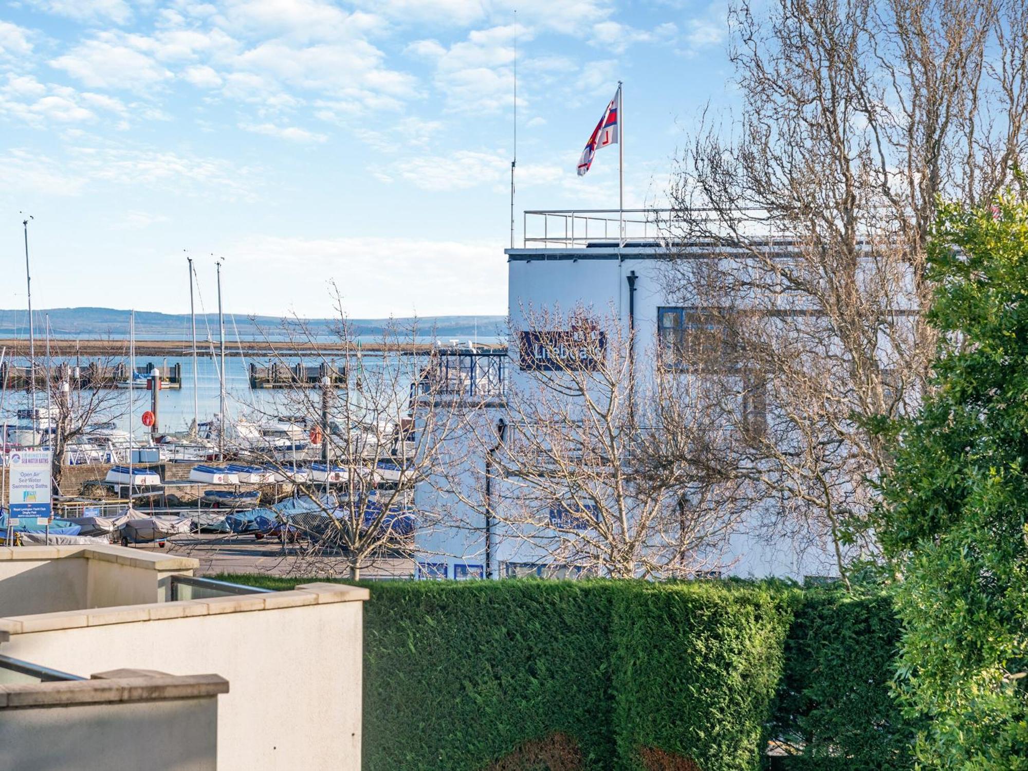 Kings Lea Villa Lymington Eksteriør bilde